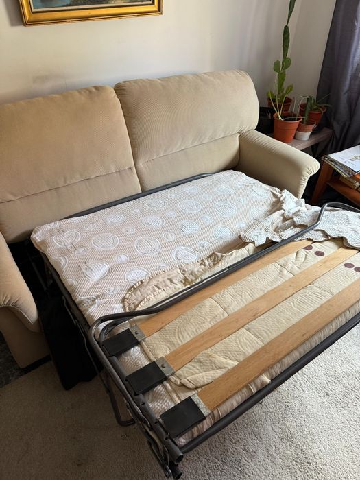 Sofá-cama bege - cambalhota