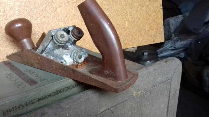 Рубанок по дереву и другое.