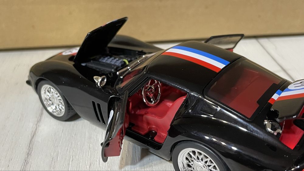 Нова 1:32 машинка Ferrari 250 GTO 1962 металева модель іграшка аато