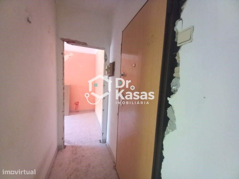 Apartamento T1 renovado na Baixa da Banheira — Baixa Da Banheira E Vale Da Amoreira, Setúbal