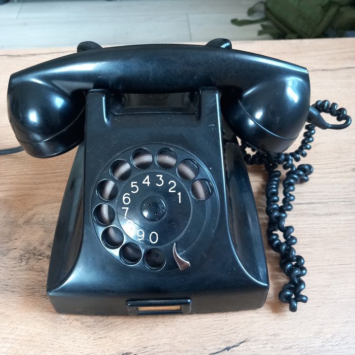 Stary telefon ericsson PTTw