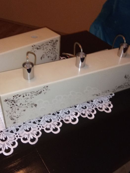 Piękna lampa z zapasowym kloszem