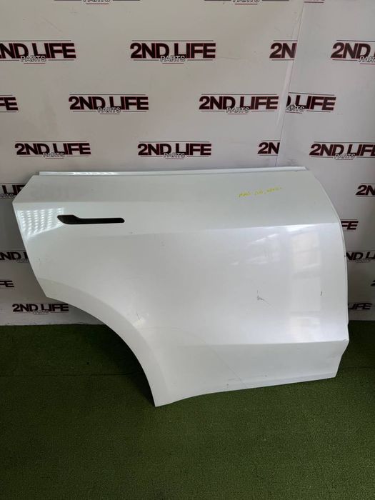 Продам двері на Tesla model Y