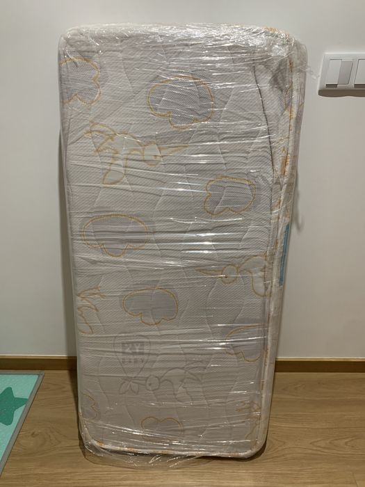 Cama de bebe com colchao em otimoestado