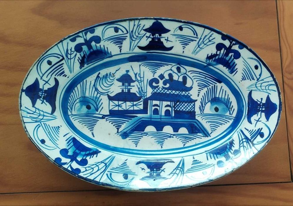 Prato oval de faiança miragaia