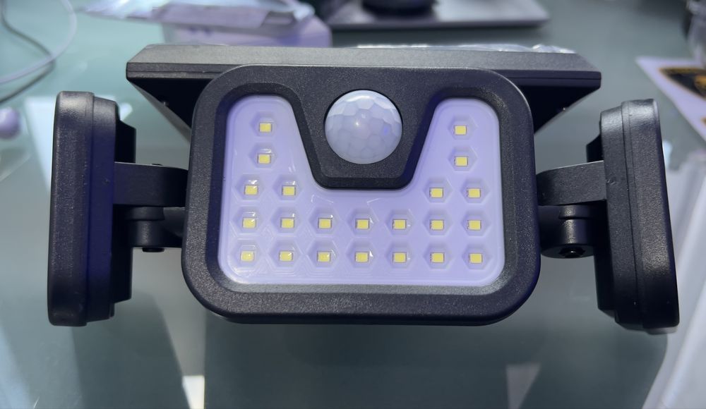 Foco Led com sensor de movimento