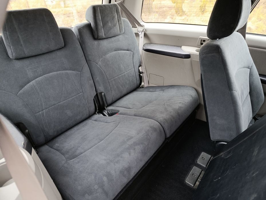 Mitsubishi Grandis 2.4 benzyna.