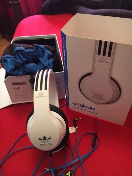 Auriculares Monster Beats Adidas novos,caixa e bolsa ,vendo ou troco