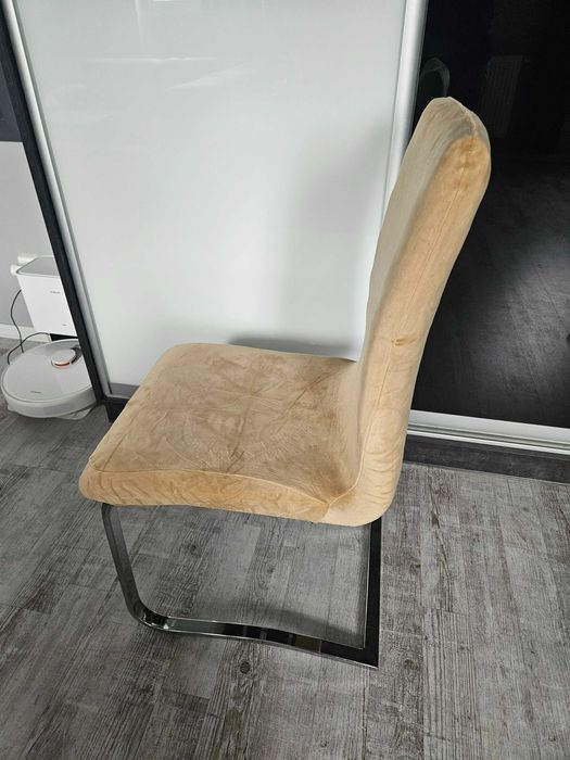 Pokrowce na krzesła miękkie welurowe beżowe 4 sztuki komplet