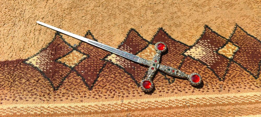 Італійський сувенірний стилет