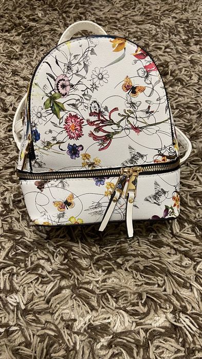 Vendo mochila floral