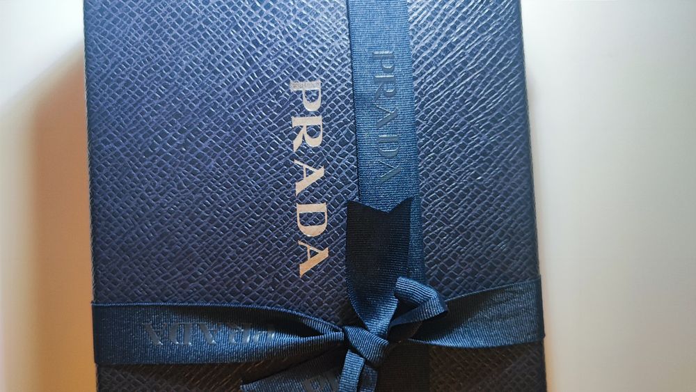 Pudełko prezentowe Prada na portfel karton granat
