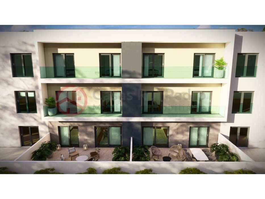 Apartamento T1 com Logradouro e Parqueamento — Fernão Ferro, Setúbal