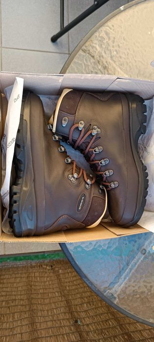 Buty LOWA MUNRO 41 / 8 nowe