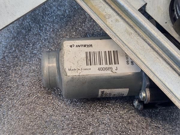 Elevador vidros frente esquerdo CITROËN C3 II (SC_)