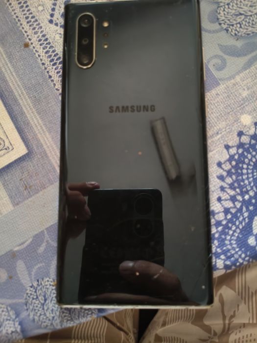Samsung note 10 plus 12gbs RAM 256 gbs internos