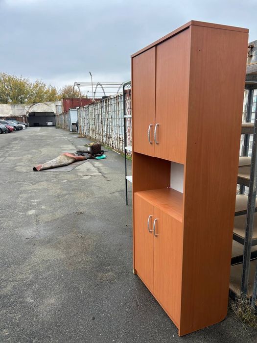 Шкаф для дому чи офісу