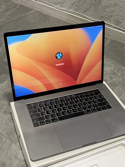 Mac Book 15 intel i7 512/16