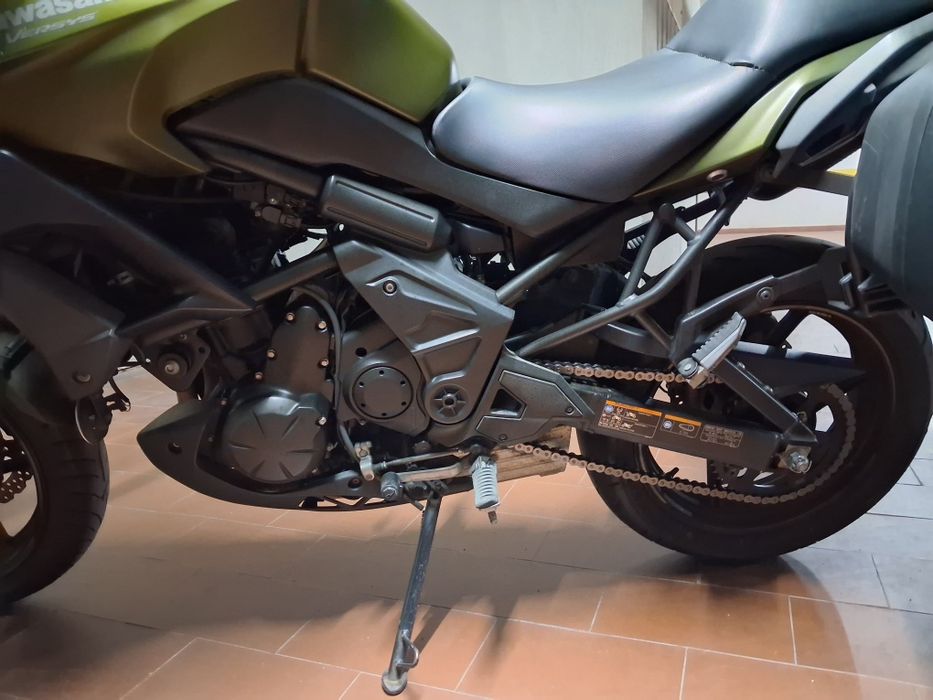 Kawasaki versys 650 com 3 malas