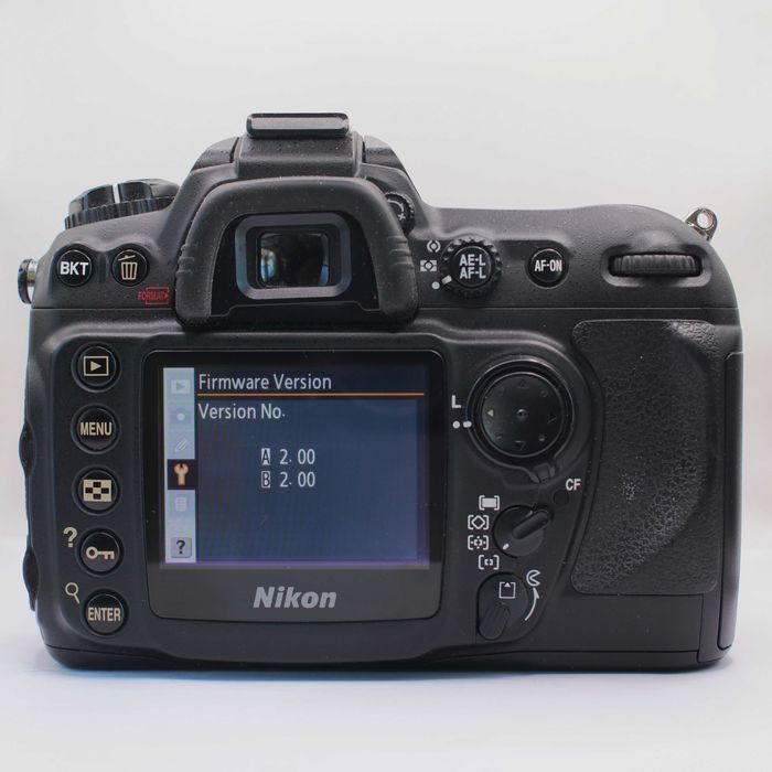 Nikon D200 DSLR - CCD Sensor - baixo shutter count
