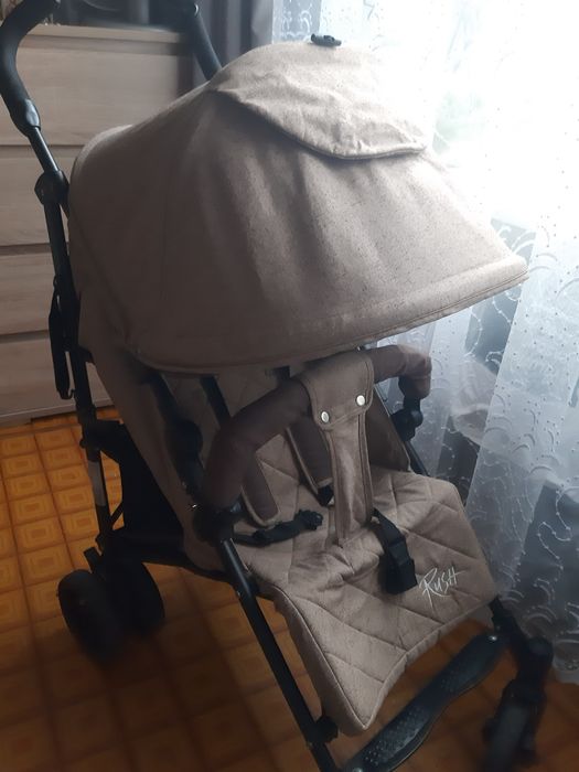 Коляска прогулочная