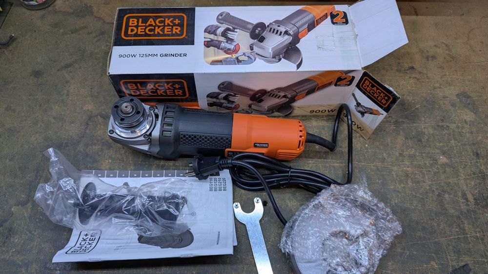 Szlifierka kątowa Black Decker 900W