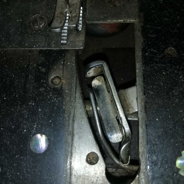 Швейная машинка, работающая PABLIK MARIRKE (ОРИГИНАЛ)