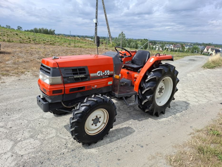 Traktorek japoński 4x4 Kubota GL 32 wspomaganie rewers
