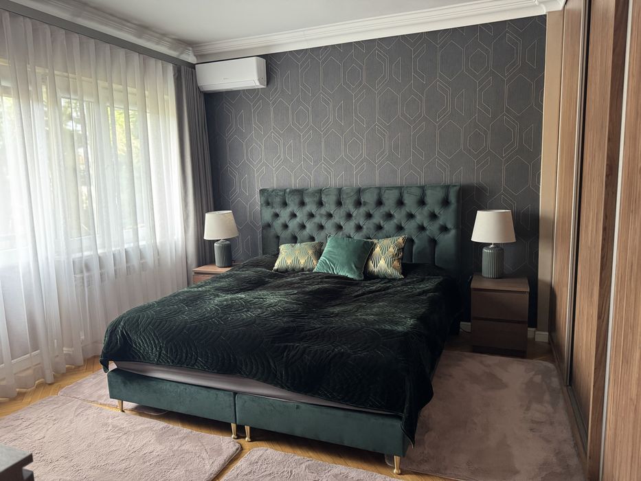 Dom  w Zielonce z budynkiem gospodarczym o pow. 50 m2