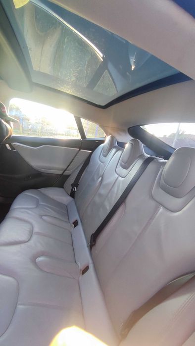 Tesla Model S 85D 2014