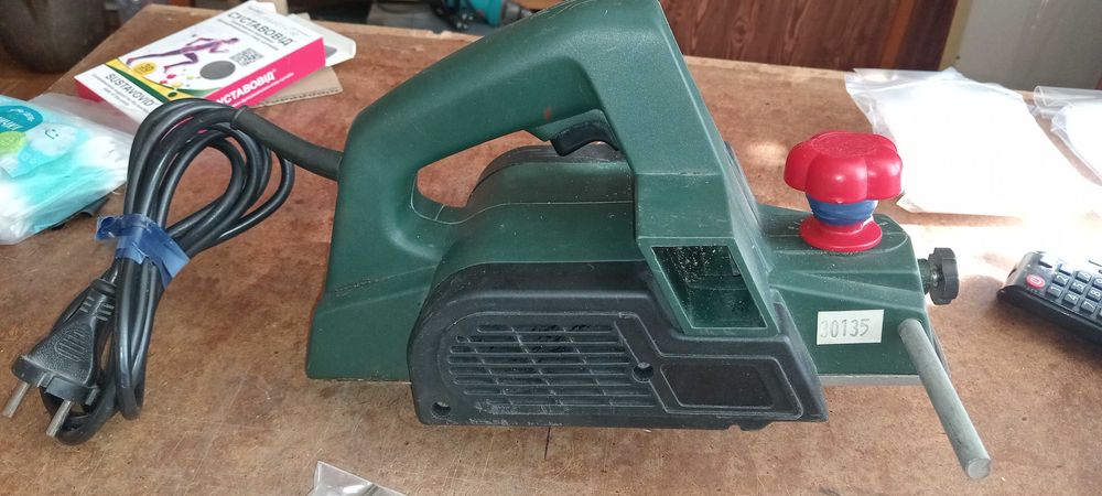 Продам Электрорубанок,точило и разные ручные приблуды цены от50до100гр