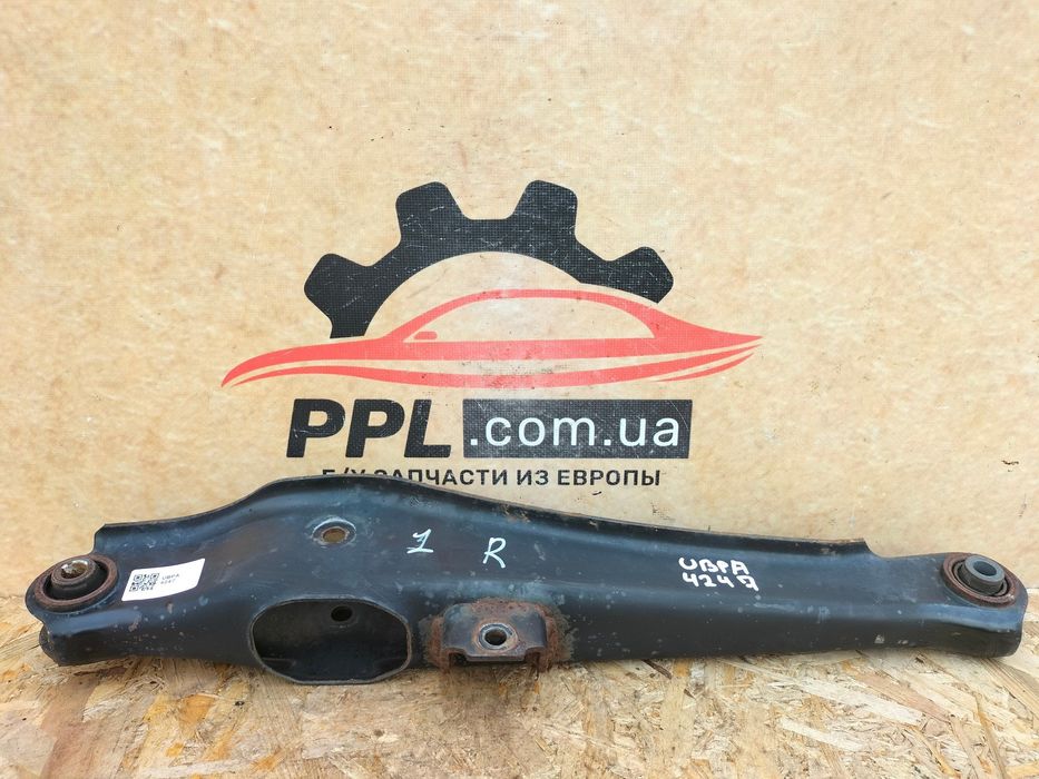 Mitsubishi Eclipse Cross 17- рычаг задний нижний правый / левый