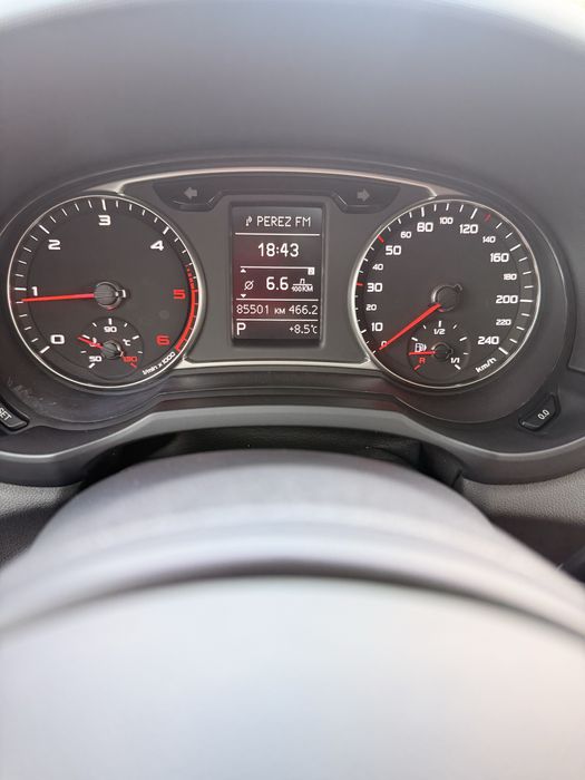 Продам машину Audi A1