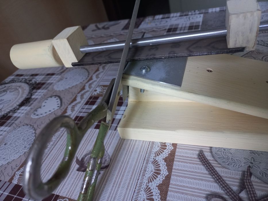 Станок для заточки ножей и ножниц