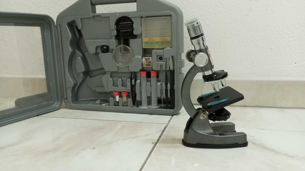 Microscópio EduToys - Excelente estado