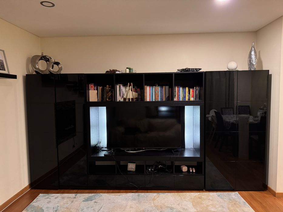 Móvel de Sala Preto – 3,60 m | Modular | Iluminação | Excelente Estado