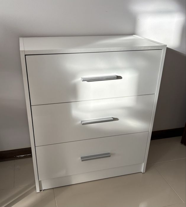 Biała komoda Vigrestad