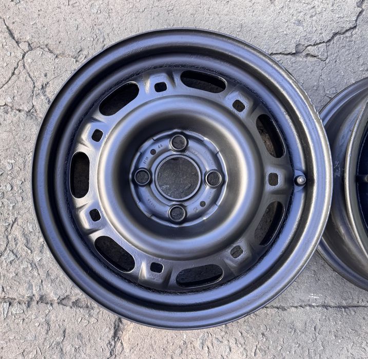 Диски r14 4x100 ET-38 Volkswagen/Chevrolet/Opel/Chery/VW/Hyundai/KIA/Daewoo/Aveo/Lanos/Sens/Honda/Suzuki/Mitsubishi/Volvo/Astra/Amulet/Toyota/B3/Golf