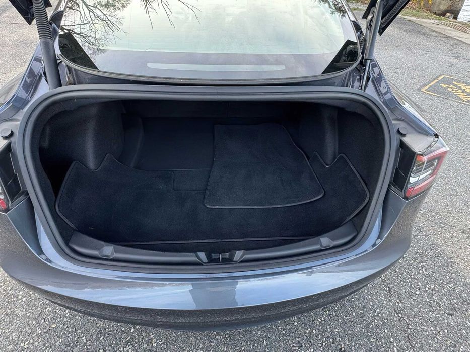 Tesla Model 3 Long Range      2021