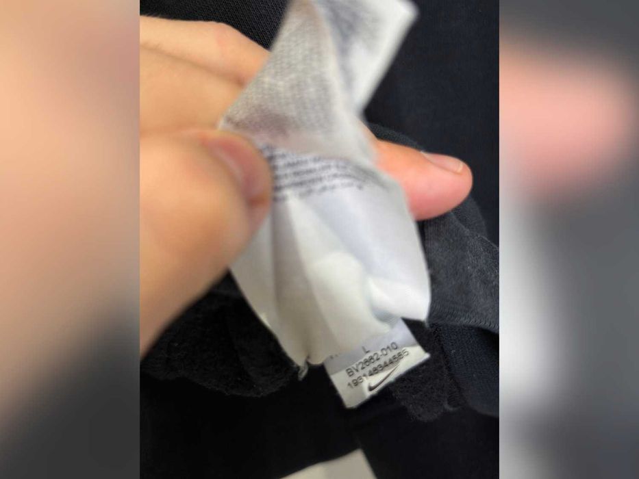 bluza Nike czarna haftowanym logo okrągły dekolt L