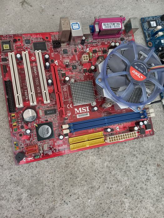 3 moderbord  de pc e duas fontes