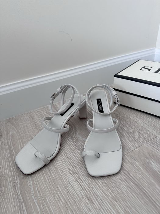 Білі босоніжки сандалі Senso
