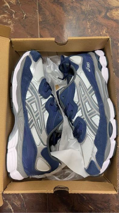 Asics кросовки 44 розмір