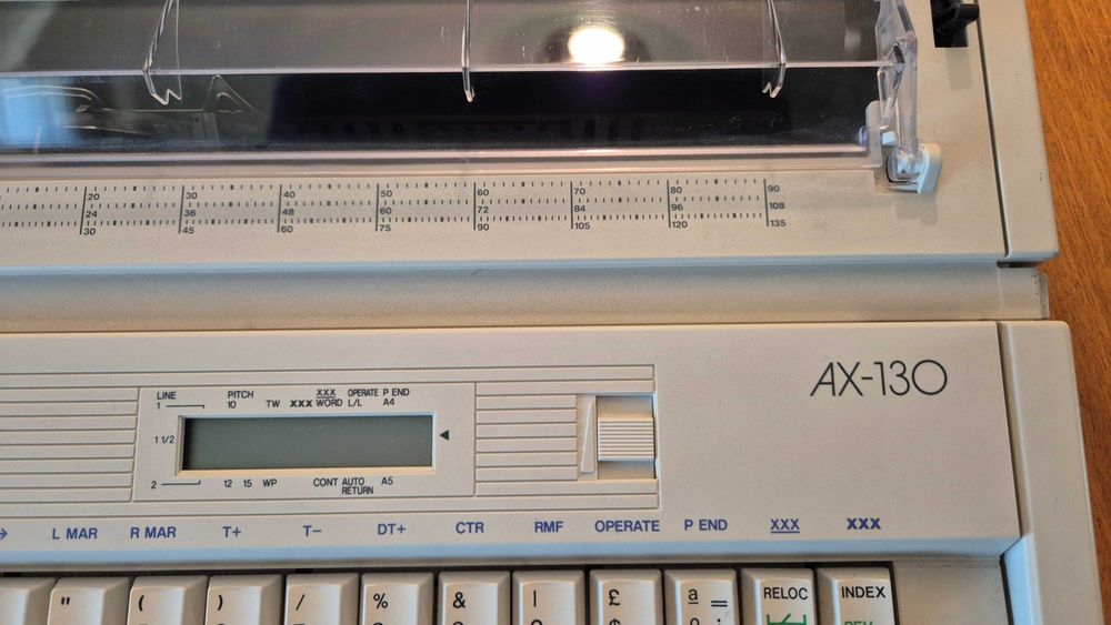 Vendo Máquina de Escrever eletrónica BROTHER AX-130 - Óptimo estado!