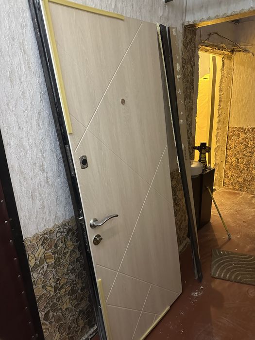 Вхідні двері в квартиру