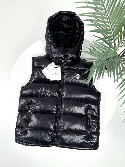 Жилетка от Moncler