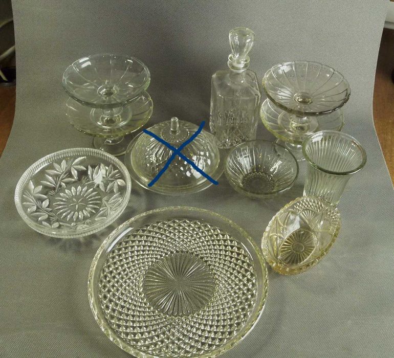 Прозоре скло старий посуд Вживане