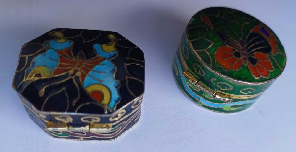 Caixinhas metálicas, com tampa, para jóias, com ilustração de borboleta