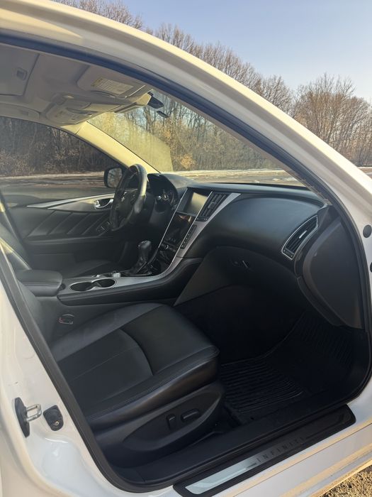 Infiniti q50 AWD 3,7