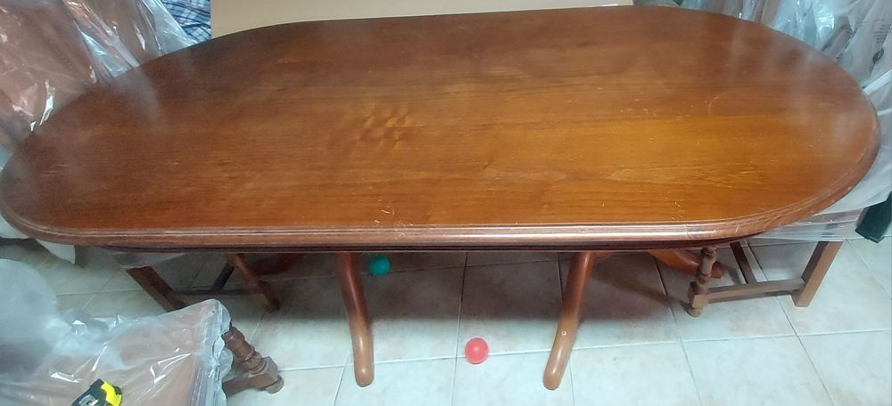 Mesa de sala castanha